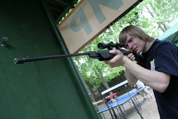 Стрельба из пневматического оружия в тире Саратова. Сервис Ultra Подарки. Пневматический тир. Купить подарочный сертификат на стрельбу из пневматического оружия в Саратове. Сервис UltraPodarki.ru 8 800 505 95 30. стрельбе из пневматического оружия Саратов, стрелковый клуб Саратов, стрельба из оружия Саратов, пневматическое оружие Саратов, пневматический тир Саратов, стрельба из пневматического оружия, пулевая стрельба, пулевая стрельба Саратов, пневматический тир в Саратове