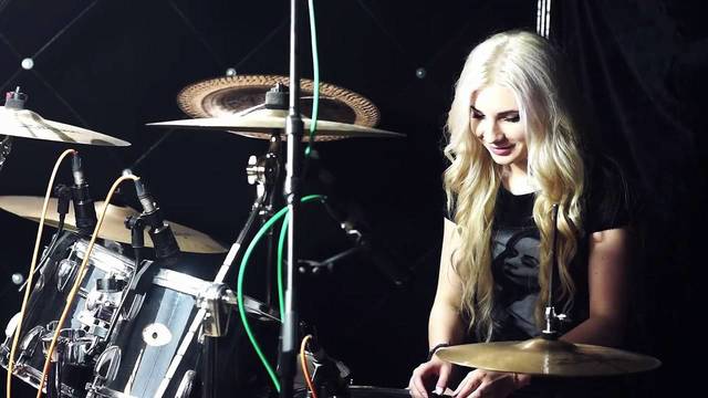 Купить игру на барабанах в Саратове. Сервис Ultra Подарки. Хотите играть на барабанах? Купите сертификат на обучение игре на барабанах в Саратове. Сервис UltraPodarki.ru 8 800 505 95 30. Игра на барабанах, уроки игры на барабанах, обучение игре на барабанах, барабан обучение, играть на барабанах, игра на барабанах сертификат, уроки на барабанах, игра на барабанах в Саратове, уроки игры на барабанах в Саратове, барабаны цена Саратов, уроки на барабанах в Саратове