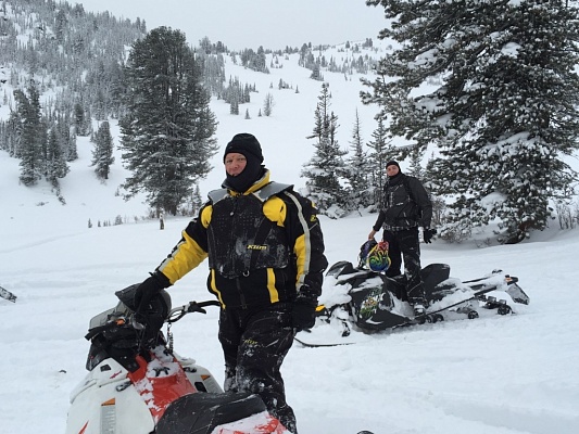 Катание на снегоходах в Саратове в подарок. Сервис Ultra Подарки
. Подарочный сертификат на катание на снегоходах в Саратове с друзьями. Закажите прокат снегоходов в подарок для мужчины по привлекательным ценам. Живописные маршруты для езды на снегоходах это отличная возможность активного отдыха. Сервис UltraPodarki.ru 8 800 505 95 30. катание на снегоходах, подарочный сертификат на катание на снегоходе, прокат снегоходов, прокат снегоходов Саратов, катание на снегоходах Саратов, езда на снегоходе