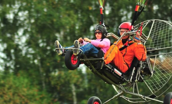 Полёт с инструктором на параплане в Саратове. Ultra Подарки. Полёт с инструктором на параплане в Саратове. Попробуйте полёт на двухместном параплане над столицей. Сервис: UltraPodarki.ru 8 800 505 95 30. Полёт на параплане, полёт на параплане Саратов, полёт с инструктором на параплане Саратов, полёт с инструктором на параплане, параплан Саратов, параплан, парапланеризм Саратов, купить параплан Саратов