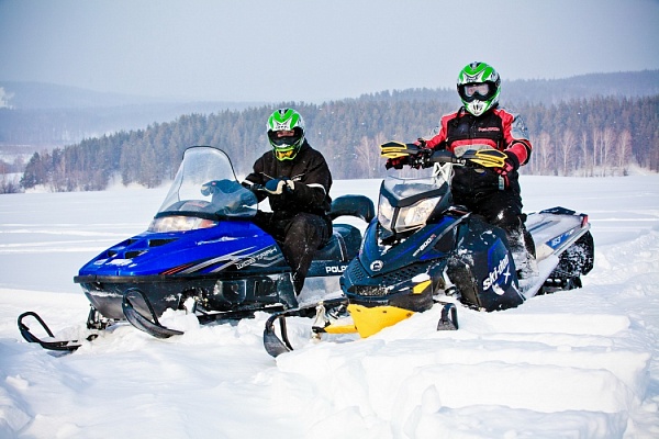 Катание на снегоходах в Саратове в подарок. Сервис Ultra Подарки
. Подарочный сертификат на катание на снегоходах в Саратове с друзьями. Закажите прокат снегоходов в подарок для мужчины по привлекательным ценам. Живописные маршруты для езды на снегоходах это отличная возможность активного отдыха. Сервис UltraPodarki.ru 8 800 505 95 30. катание на снегоходах, подарочный сертификат на катание на снегоходе, прокат снегоходов, прокат снегоходов Саратов, катание на снегоходах Саратов, езда на снегоходе