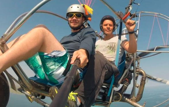 Полёт с инструктором на параплане в Саратове. Ultra Подарки. Полёт с инструктором на параплане в Саратове. Попробуйте полёт на двухместном параплане над столицей. Сервис: UltraPodarki.ru 8 800 505 95 30. Полёт на параплане, полёт на параплане Саратов, полёт с инструктором на параплане Саратов, полёт с инструктором на параплане, параплан Саратов, параплан, парапланеризм Саратов, купить параплан Саратов