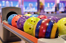 Игра в боулинг в Саратове.Ultra Подарки. Игра в боулинг в Саратове. Сервис: UltraPodarki.ru 8 800 505 95 30. Игра в боулинг, игра в боулинг Саратов, боулинг Саратов, купить боулинг Саратов, играть в боулинг, играть в боулинг Саратов