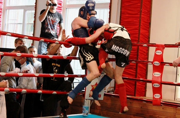 Купить занятие тайским боксом в Саратове. Сервис Ultra Подарки. Хотите взять уроки Муай Тай в клубе тайского бокса? Купите сертификат на занятие тайским боксом в Саратове. Сервис UltraPodarki.ru 8 800 505 95 30. Занятия тайским боксом, тайский бокс индивидуальные занятия, занятия тайским боксом в Саратове, тайский бокс цена, тайский бокс тренировка, тайский бокс клуб, тайский бокс клуб в Саратове, муай тай, уроки муай тай, сертификат на тайский бокс, Муай Тай Саратов, Тайский бокс Саратов, купить тайский бокс, купить муай тай, купить Тайский бокс Саратов