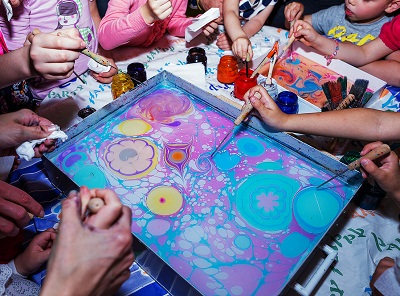 Занятия Эбру в Саратове.Ultra Подарки. Купить занятия по живописи Эбру в Саратове. Откройте для себя необычную технику рисования на воде. Сервис UltraPodarki.ru 8 800 505 95 30. Эбру Саратов, эбру, занятия эбру Саратов, занятия эбру, мастер-класс по эбру Саратов, мастер-класс по эбру, живопись эбру Саратов, живопись эбру, рисование на воде Саратов, рисование на воде, техника эбру Саратов, техника эбру, купить эбру Саратов, купить эбру