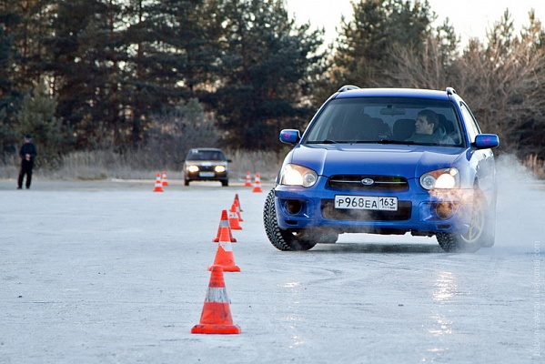 Контраварийное вождение в Саратове. Ultra Подарки. Купить уроки контраварийного вождения в Саратове. Научитесь водить машину в любых условиях! Сервис UltraPodarki.ru 8 800 505 95 30. Контраварийное вождение Саратов, контраварийное вождение, экстремальное вождение Саратов, экстремальное вождение, обучение вождению Саратов, обучение вождению, вождение Саратов, вождение,  курс вождения Саратов, курс вождения, курсы экстремальное вождения Саратов, курсы экстремального вождения, обучение в автошколе Саратов, обучение в автошколе
