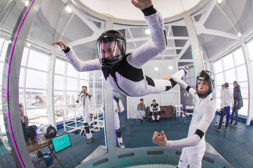 Полёт в аэротрубе  в Саратове. Ultra Подарки. Полёт в аэротрубе  в Саратове. Попробуйте полёт в аэротрубе . Сервис: UltraPodarki.ru 8 800 505 95 30. Полёт в аэротрубе , аэротруба Саратов, полёт Саратов