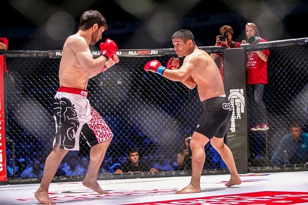 Смешанные единоборства в Саратове. Сервис Ultra Подарки. Купить подарочный сертификат на смешанные единоборства в Саратове. Опытные инструкторы обучат вас ММА. Сервис UltraPodarki.ru 8 800 505 95 30. Смешанные единоборства, бои без правил, ММА, смешанные единоборства в Саратове, UFC, смешанные боевые искусства, бои без правил Саратов, UFC Саратов, смешанные боевые искусства Саратов, ММА Саратов, занятия ММА Саратов
