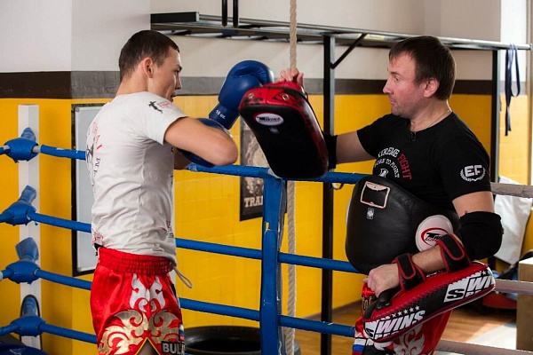 Купить занятие тайским боксом в Саратове. Сервис Ultra Подарки. Хотите взять уроки Муай Тай в клубе тайского бокса? Купите сертификат на занятие тайским боксом в Саратове. Сервис UltraPodarki.ru 8 800 505 95 30. Занятия тайским боксом, тайский бокс индивидуальные занятия, занятия тайским боксом в Саратове, тайский бокс цена, тайский бокс тренировка, тайский бокс клуб, тайский бокс клуб в Саратове, муай тай, уроки муай тай, сертификат на тайский бокс, Муай Тай Саратов, Тайский бокс Саратов, купить тайский бокс, купить муай тай, купить Тайский бокс Саратов