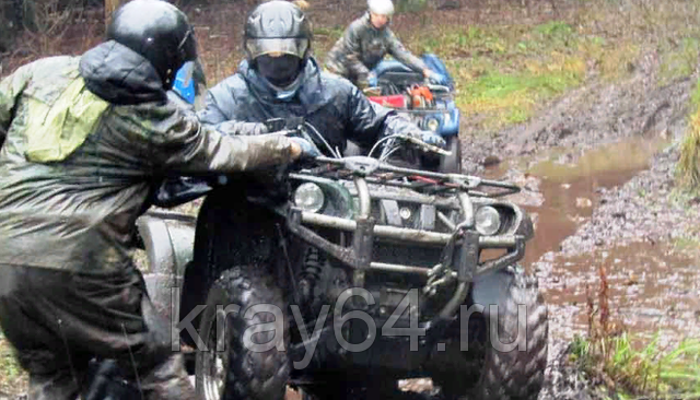 Прокат квадроциклов летом в Саратове. Сервис Ultra Подарки. Подарочный сертификат на прокат квадроциклов летом и зимой в Саратове. Закажите катание на квадроциклах недорого и наслаждайтесь активным отдыхом с друзьями. Выбирайте живописные маршруты для езды на квадроциклах. Сервис UltraPodarki.ru 8800-505-9530. Катание на квадроциклах, Прокат квадроциклов, езда на квадроцикле, прокат квадроциклов Саратов, катание на квадроциклах Саратов, Катание на квадроциклах летом, Катание на квадроциклах зимой, Сертификат на катание на квадроциклах