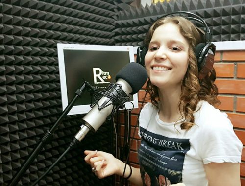  Индивидуальные занятия вокалом в Саратове. Ultra Подарки. Купить сертификат на индивидуальные занятия вокалом в Саратове и уроки обучения вокалу.  Сервис UltraPodarki.ru 8 800 505 95 30. Индивидуальные занятия вокалом, занятия вокалом в Саратове, обучение вокалу Саратов, уроки вокала Саратов, школа вокала Саратов, занятие вокалом для детей, занятия вокалом, обучение вокалу, уроки вокала, школа вокала, уроки вокала обучение, вокальные уроки, индивидуальные занятия вокалом Саратов