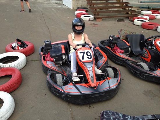 Картинг в Саратове. ULTRA ПОДАРКИ. Купить картинг в Саратове. Попробуйте участие в настоящей гонке и получите порцию незабываемых эмоций. Гонки на картах - это приятно и доступно. Сервис UltraPodarki.ru 8 800 505 95 30. Картинг Саратов, картинг, гонки на картах Саратов, гонки на картах, езда на карте Саратов, езда на карте, купить картинг Саратов, купить картинг, картинг цена Саратов, картинг цена, картинг клуб Саратов, картинг клуб, картинг центр, картинг центр Саратов