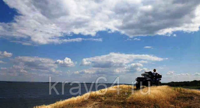 Прокат квадроциклов летом в Саратове. Сервис Ultra Подарки. Подарочный сертификат на прокат квадроциклов летом и зимой в Саратове. Закажите катание на квадроциклах недорого и наслаждайтесь активным отдыхом с друзьями. Выбирайте живописные маршруты для езды на квадроциклах. Сервис UltraPodarki.ru 8800-505-9530. Катание на квадроциклах, Прокат квадроциклов, езда на квадроцикле, прокат квадроциклов Саратов, катание на квадроциклах Саратов, Катание на квадроциклах летом, Катание на квадроциклах зимой, Сертификат на катание на квадроциклах