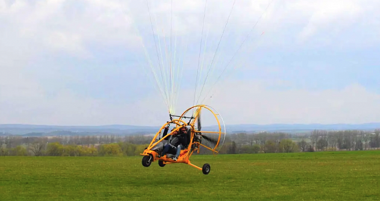 Полёт с инструктором на параплане в Саратове. Ultra Подарки. Полёт с инструктором на параплане в Саратове. Попробуйте полёт на двухместном параплане над столицей. Сервис: UltraPodarki.ru 8 800 505 95 30. Полёт на параплане, полёт на параплане Саратов, полёт с инструктором на параплане Саратов, полёт с инструктором на параплане, параплан Саратов, параплан, парапланеризм Саратов, купить параплан Саратов