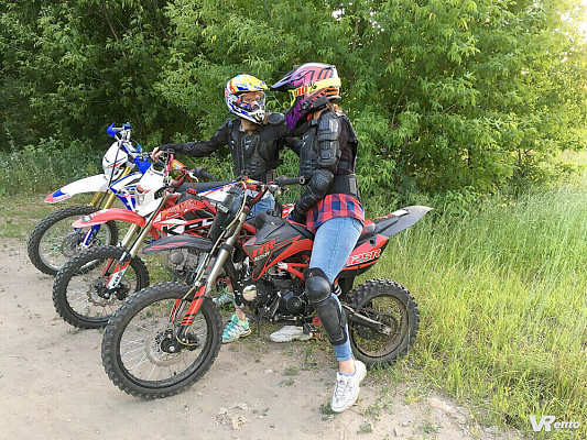 Катание на мотоцикле в Саратове. ULTRA ПОДАРКИ. Купить катание на мотоцикле в Саратове. Попробовав езду на мотоциклах, вы получите порцию адреналина и невероятные эмоции. Сервис: UltraPodarki.ru 8 800 505 95 30.. Катание на мотоцикле в Саратове, прокат мотоциклов Саратов, катание на мотоциклах, прокат мотоцикла, езда на мотоцикле Саратов, езда на мотоцикле, мотопрогулка Саратов, мотопрогулка