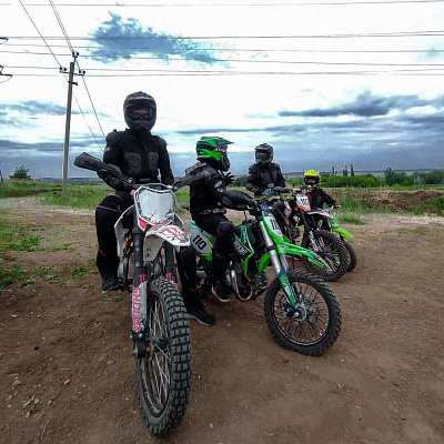 Катание на мотоцикле в Саратове. ULTRA ПОДАРКИ. Купить катание на мотоцикле в Саратове. Попробовав езду на мотоциклах, вы получите порцию адреналина и невероятные эмоции. Сервис: UltraPodarki.ru 8 800 505 95 30.. Катание на мотоцикле в Саратове, прокат мотоциклов Саратов, катание на мотоциклах, прокат мотоцикла, езда на мотоцикле Саратов, езда на мотоцикле, мотопрогулка Саратов, мотопрогулка