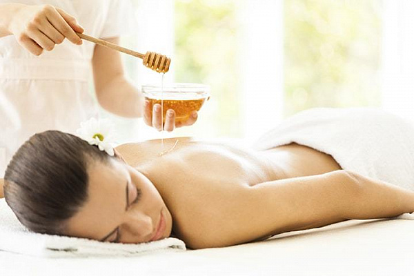 Медовый массаж. Подарочные сертификаты Ultra Подарки Саратов. Подарочный сертификат на Медовый массаж. Сервис UltraPodarki.ru Саратов 8 800 505 95 30. медовый массаж, медовый массаж Саратов, медовый антицеллюлитный массаж, медовый массаж спины, медовый массаж от целлюлита, медовый массаж живота, медовый массаж для похудения живота, медовый массаж живота и боков, антицеллюлитный массаж, правильный медовый массаж