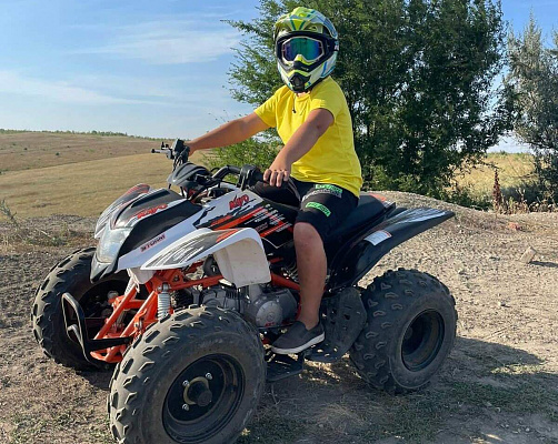 Катание на квадроциклах в Саратове. Подарочные сертификаты Ultra Подарки. Подарочный сертификат на катание на квадроциклах в Саратове. Закажите прокат квадроциклов и наслаждайтесь активным отдыхом с друзьями. Выбирайте живописные маршруты для езды на квадроциклах. Сервис UltraPodarki.ru 8 800 505 95 30. Катание на квадроциклах, катание на квадроциклах Саратов, прокат квадроциклов, прокат квадроциклов Саратов, езда на квадроцикле, езда на квадроцикле Саратов, катание на квадроциклах зимой, Катание на квадроциклах летом, сертификат на катание на квадроциклах, сертификат квадроциклы, сертификат квадроциклы Саратов
