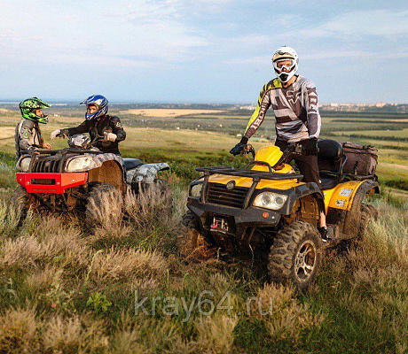 Прокат квадроциклов летом в Саратове. Сервис Ultra Подарки. Подарочный сертификат на прокат квадроциклов летом и зимой в Саратове. Закажите катание на квадроциклах недорого и наслаждайтесь активным отдыхом с друзьями. Выбирайте живописные маршруты для езды на квадроциклах. Сервис UltraPodarki.ru 8800-505-9530. Катание на квадроциклах, Прокат квадроциклов, езда на квадроцикле, прокат квадроциклов Саратов, катание на квадроциклах Саратов, Катание на квадроциклах летом, Катание на квадроциклах зимой, Сертификат на катание на квадроциклах