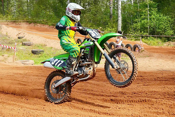 Катание на мотоцикле в Саратове. ULTRA ПОДАРКИ. Купить катание на мотоцикле в Саратове. Попробовав езду на мотоциклах, вы получите порцию адреналина и невероятные эмоции. Сервис: UltraPodarki.ru 8 800 505 95 30.. Катание на мотоцикле в Саратове, прокат мотоциклов Саратов, катание на мотоциклах, прокат мотоцикла, езда на мотоцикле Саратов, езда на мотоцикле, мотопрогулка Саратов, мотопрогулка