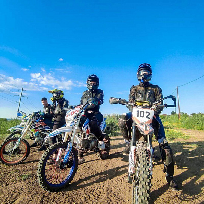 Катание на мотоцикле в Саратове. ULTRA ПОДАРКИ. Купить катание на мотоцикле в Саратове. Попробовав езду на мотоциклах, вы получите порцию адреналина и невероятные эмоции. Сервис: UltraPodarki.ru 8 800 505 95 30.. Катание на мотоцикле в Саратове, прокат мотоциклов Саратов, катание на мотоциклах, прокат мотоцикла, езда на мотоцикле Саратов, езда на мотоцикле, мотопрогулка Саратов, мотопрогулка