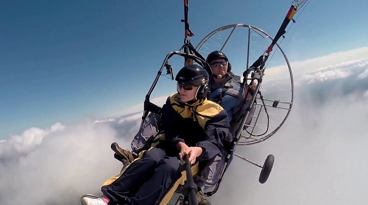 Полёт с инструктором на параплане в Саратове. Ultra Подарки. Полёт с инструктором на параплане в Саратове. Попробуйте полёт на двухместном параплане над столицей. Сервис: UltraPodarki.ru 8 800 505 95 30. Полёт на параплане, полёт на параплане Саратов, полёт с инструктором на параплане Саратов, полёт с инструктором на параплане, параплан Саратов, параплан, парапланеризм Саратов, купить параплан Саратов